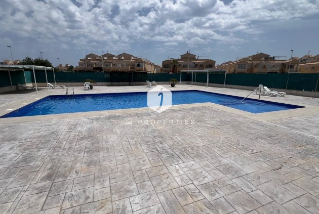 Tweedehands - Bungalow -
Torrevieja - La Siesta - El Salado - Torreta