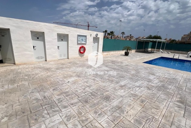 Tweedehands - Bungalow -
Torrevieja - La Siesta - El Salado - Torreta