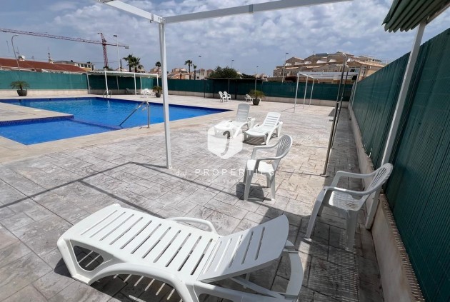Tweedehands - Bungalow -
Torrevieja - La Siesta - El Salado - Torreta