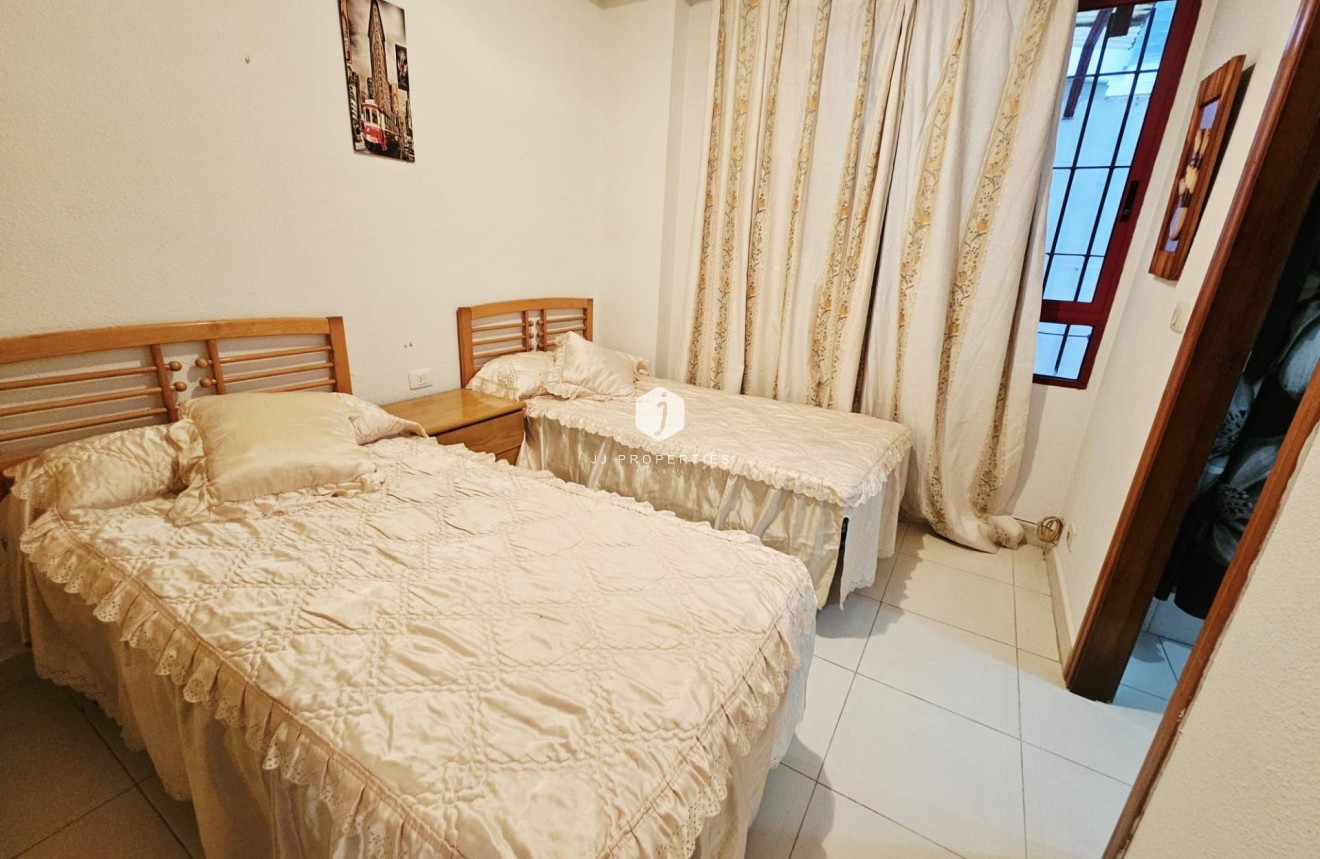 Tweedehands - Appartement / flat -
Guardamar del Segura - Pueblo