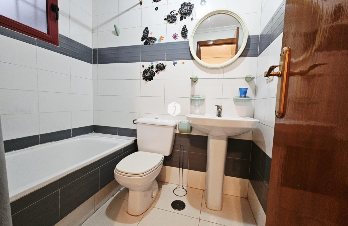 Tweedehands - Appartement / flat -
Guardamar del Segura - Pueblo