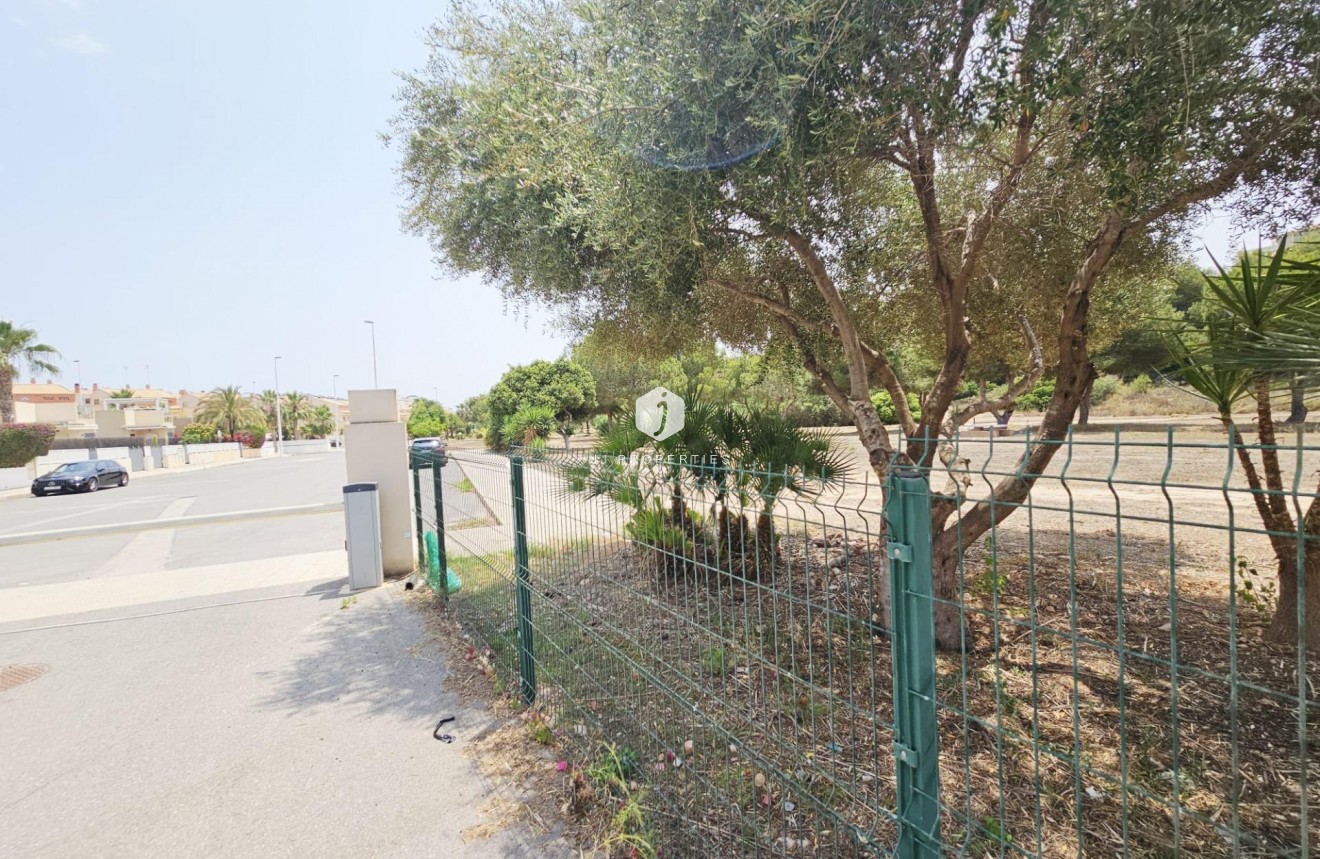 Tweedehands - Villa -
Orihuela Costa - La Regia