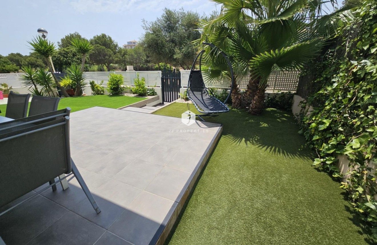 Tweedehands - Villa -
Orihuela Costa - La Regia