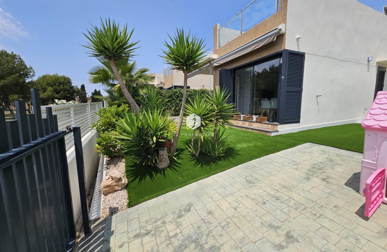 Tweedehands - Villa -
Orihuela Costa - La Regia