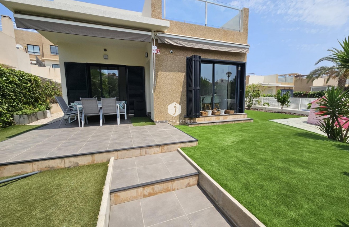 Tweedehands - Villa -
Orihuela Costa - La Regia