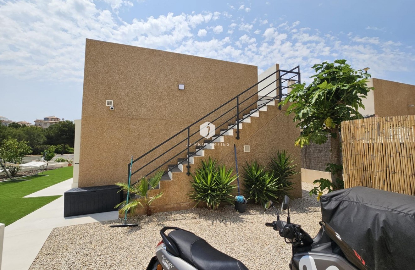 Tweedehands - Villa -
Orihuela Costa - La Regia