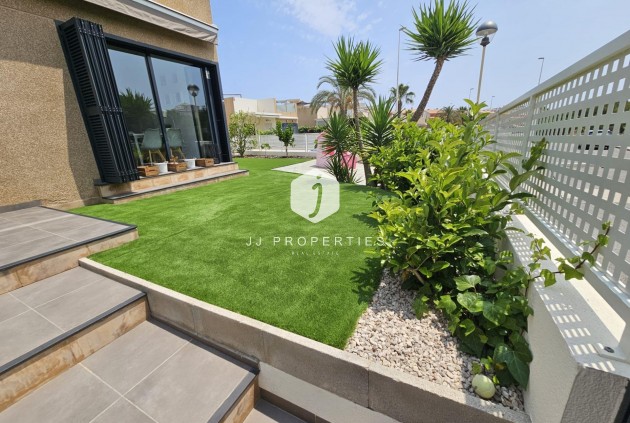 Tweedehands - Villa -
Orihuela Costa - La Regia