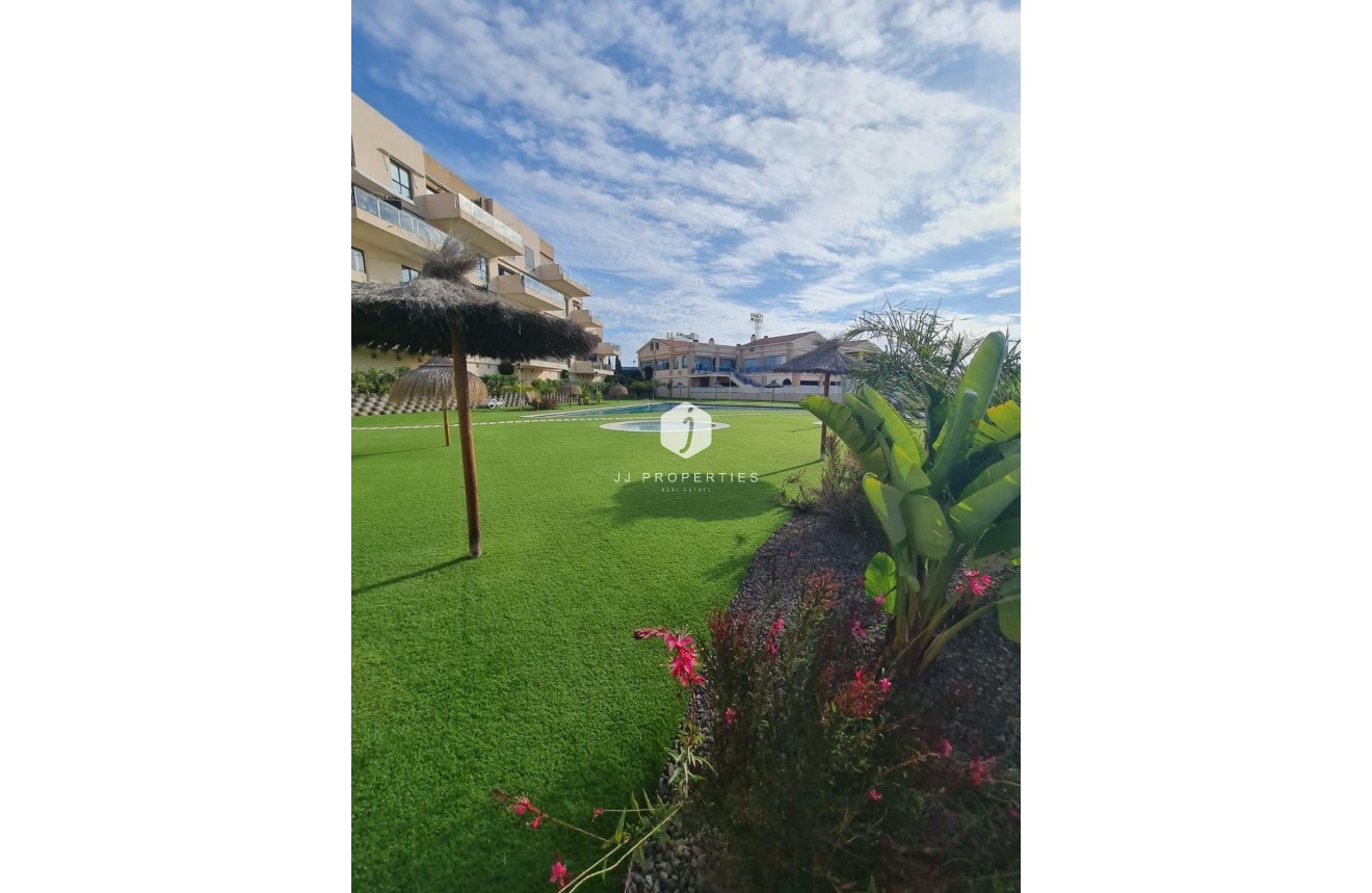 Tweedehands - Villa -
Orihuela Costa - La Regia