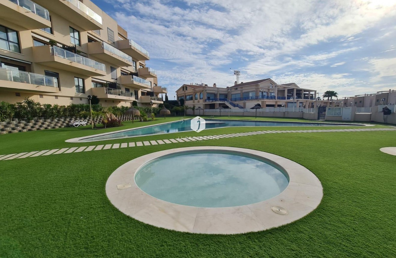 Tweedehands - Villa -
Orihuela Costa - La Regia