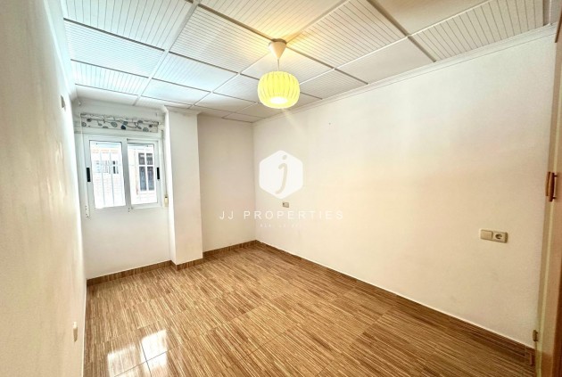 Tweedehands - Appartement / flat -
Torrevieja - Playa del Cura