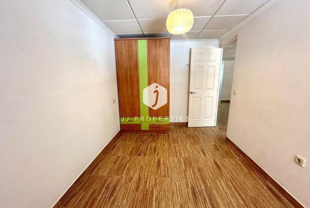 Tweedehands - Appartement / flat -
Torrevieja - Playa del Cura