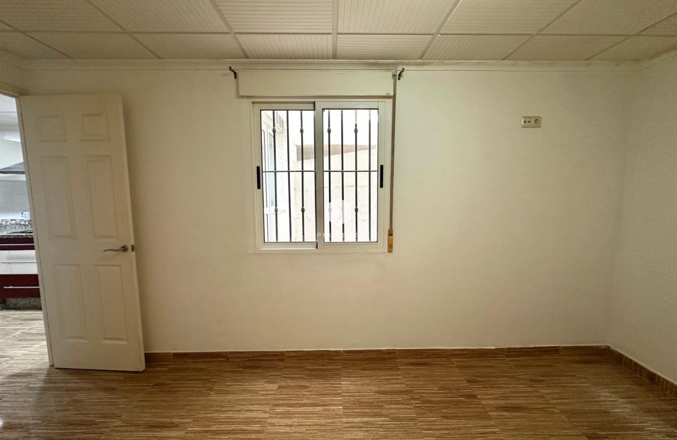 Tweedehands - Appartement / flat -
Torrevieja - Playa del Cura