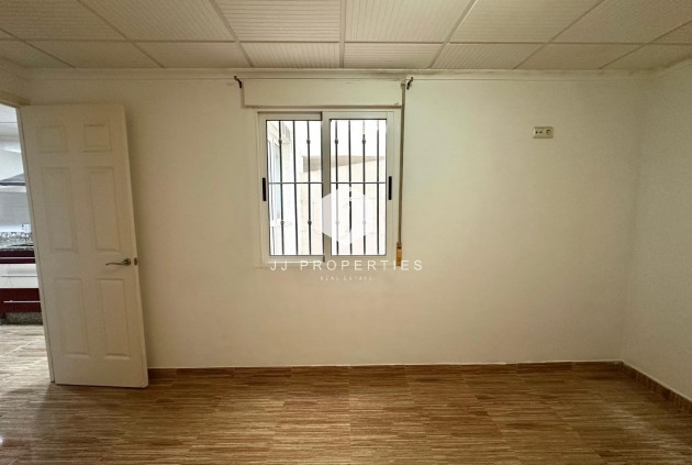 Tweedehands - Appartement / flat -
Torrevieja - Playa del Cura