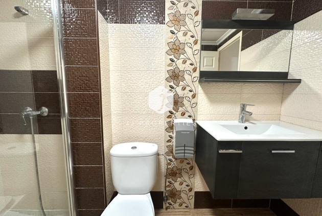 Tweedehands - Appartement / flat -
Torrevieja - Playa del Cura