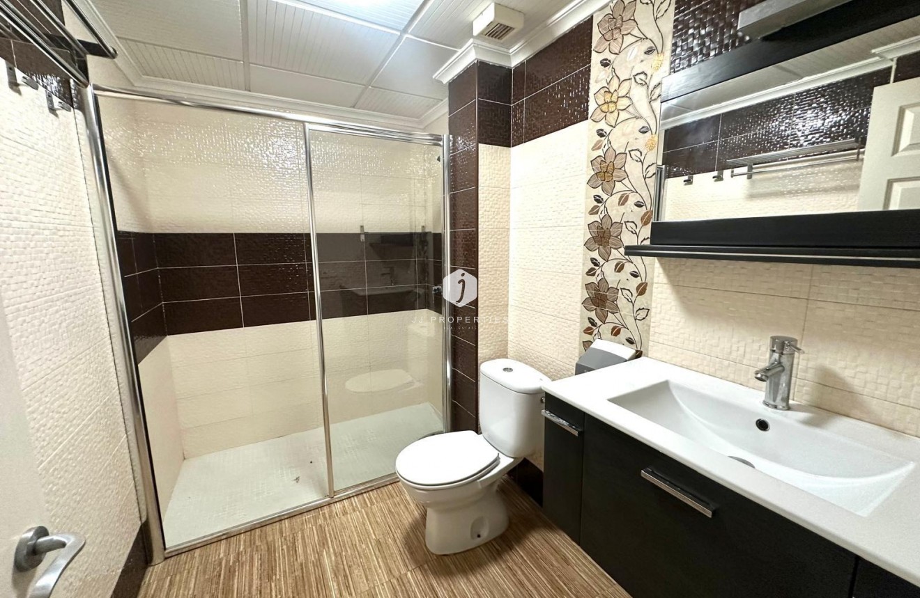 Tweedehands - Appartement / flat -
Torrevieja - Playa del Cura