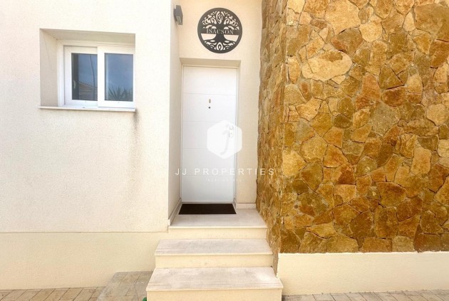 Tweedehands - Villa -
Torrevieja - Miramar - Torre Del Moro