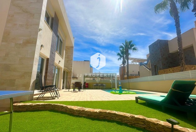 Tweedehands - Villa -
Torrevieja - Miramar - Torre Del Moro