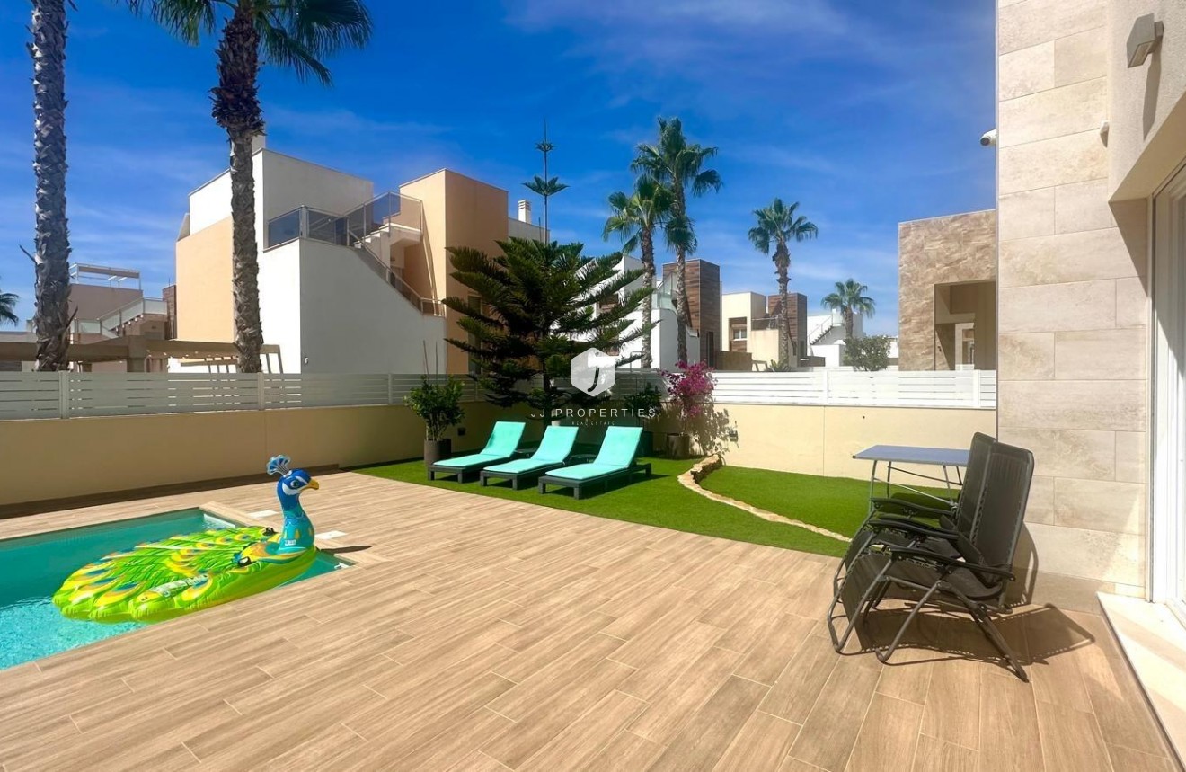 Tweedehands - Villa -
Torrevieja - Miramar - Torre Del Moro