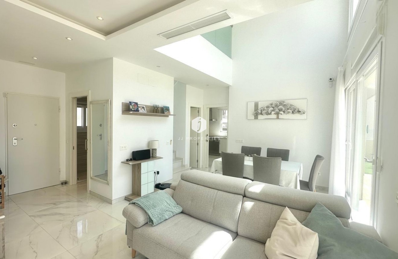 Tweedehands - Villa -
Torrevieja - Miramar - Torre Del Moro