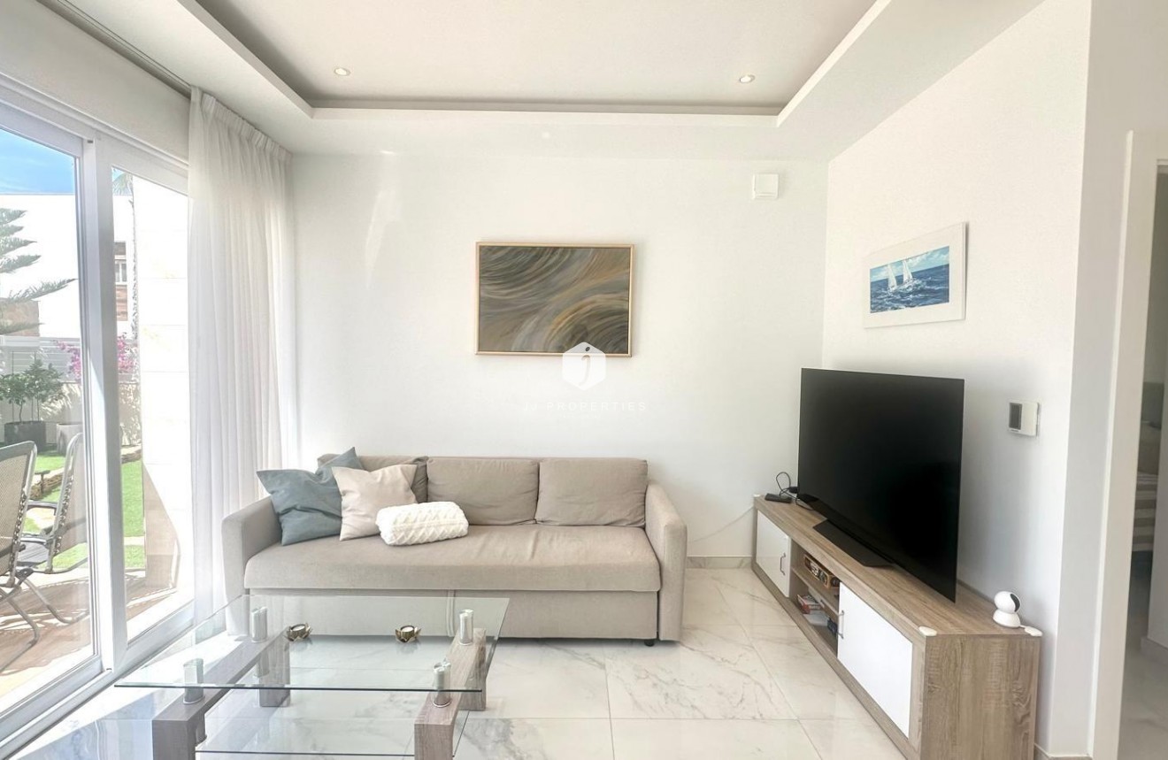 Tweedehands - Villa -
Torrevieja - Miramar - Torre Del Moro