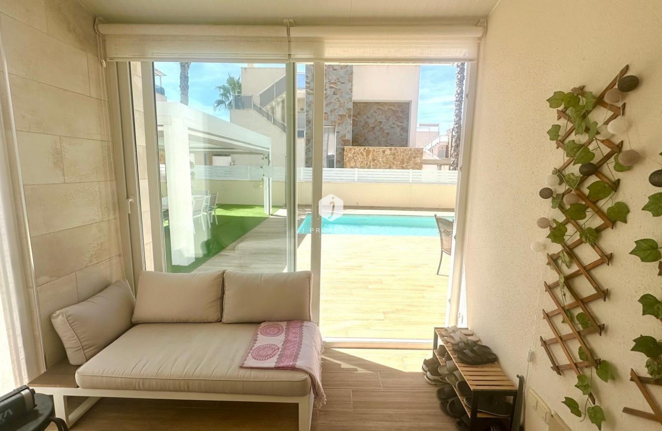 Tweedehands - Villa -
Torrevieja - Miramar - Torre Del Moro