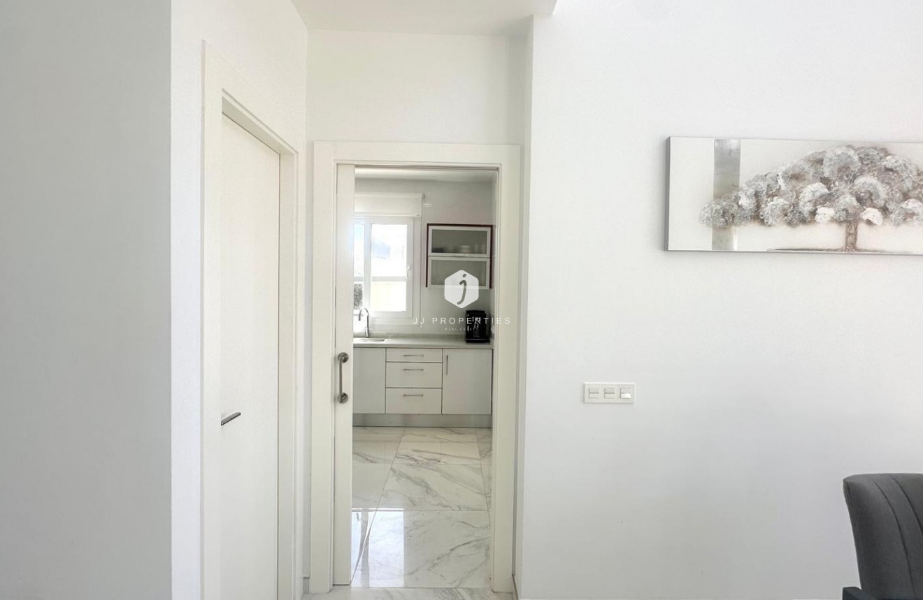 Tweedehands - Villa -
Torrevieja - Miramar - Torre Del Moro