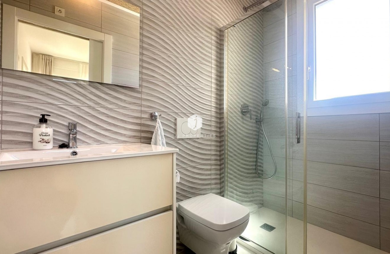 Tweedehands - Villa -
Torrevieja - Miramar - Torre Del Moro