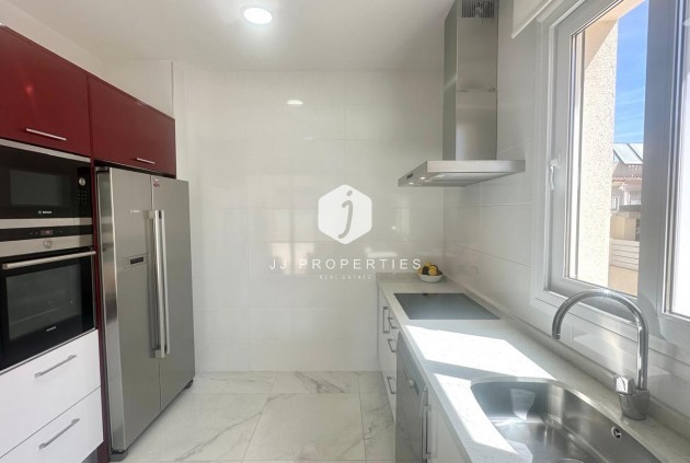 Tweedehands - Villa -
Torrevieja - Miramar - Torre Del Moro