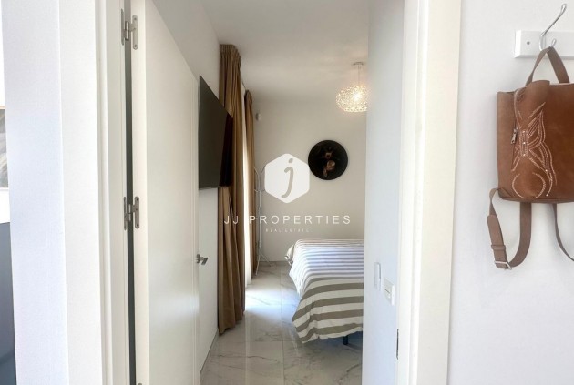 Tweedehands - Villa -
Torrevieja - Miramar - Torre Del Moro