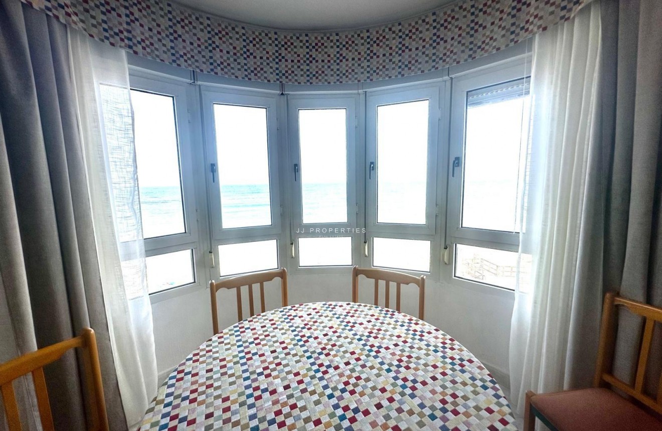 Tweedehands - Appartement / flat -
Torrevieja - Centro