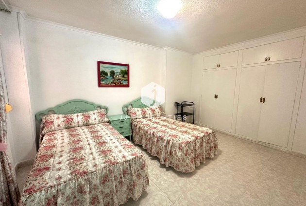 Tweedehands - Appartement / flat -
Torrevieja - Centro