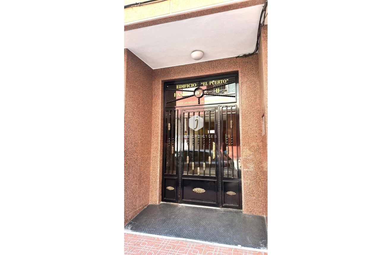 Tweedehands - Appartement / flat -
Torrevieja - Centro