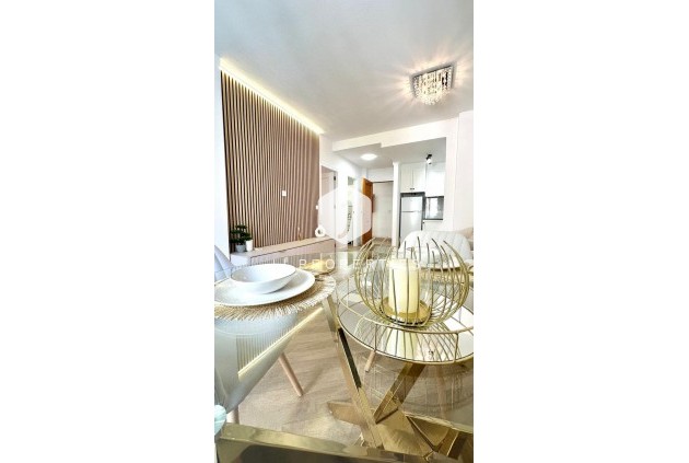 Tweedehands - Appartement / flat -
Torrevieja - Centro