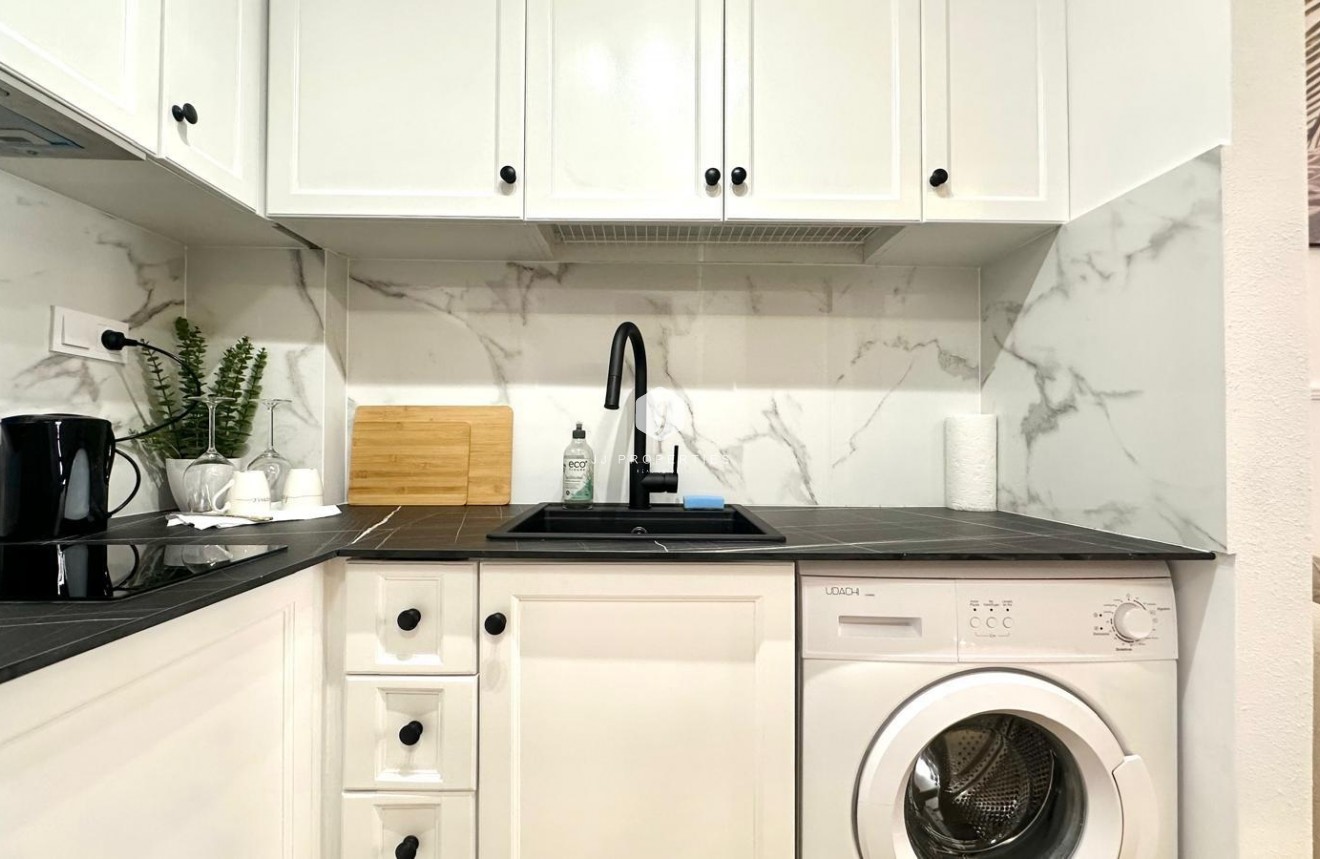 Tweedehands - Appartement / flat -
Torrevieja - Centro