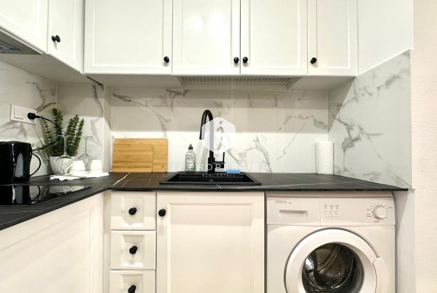 Tweedehands - Appartement / flat -
Torrevieja - Centro