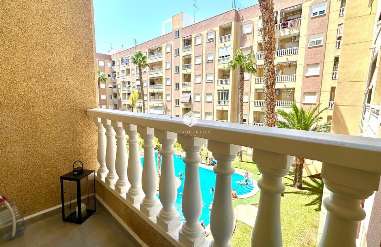 Tweedehands - Appartement / flat -
Torrevieja - Centro