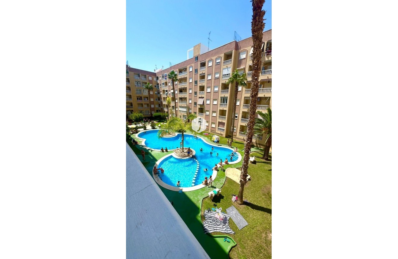 Tweedehands - Appartement / flat -
Torrevieja - Centro
