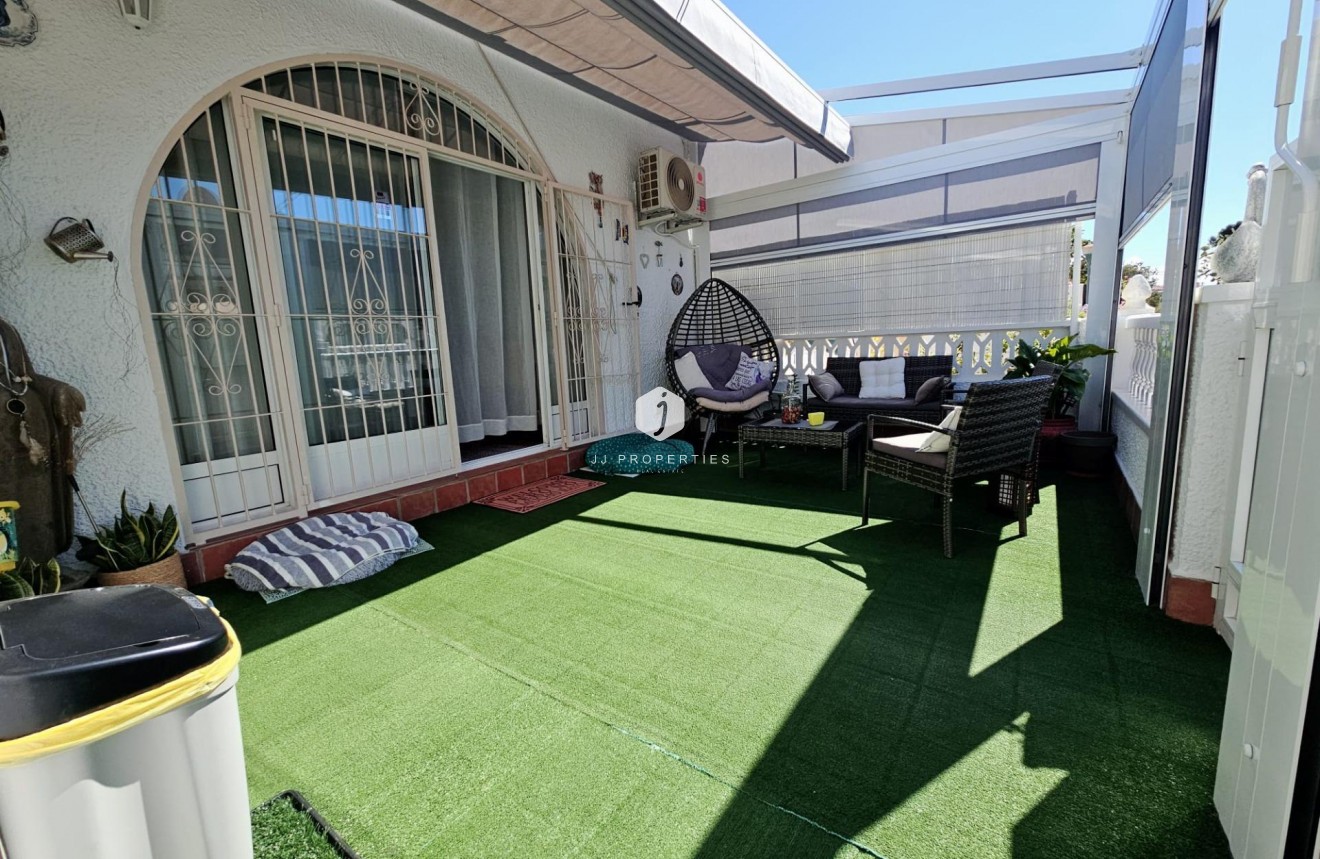 Tweedehands - Bungalow -
Torrevieja - La Siesta - El Salado - Torreta