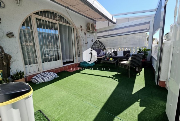 Tweedehands - Bungalow -
Torrevieja - La Siesta - El Salado - Torreta