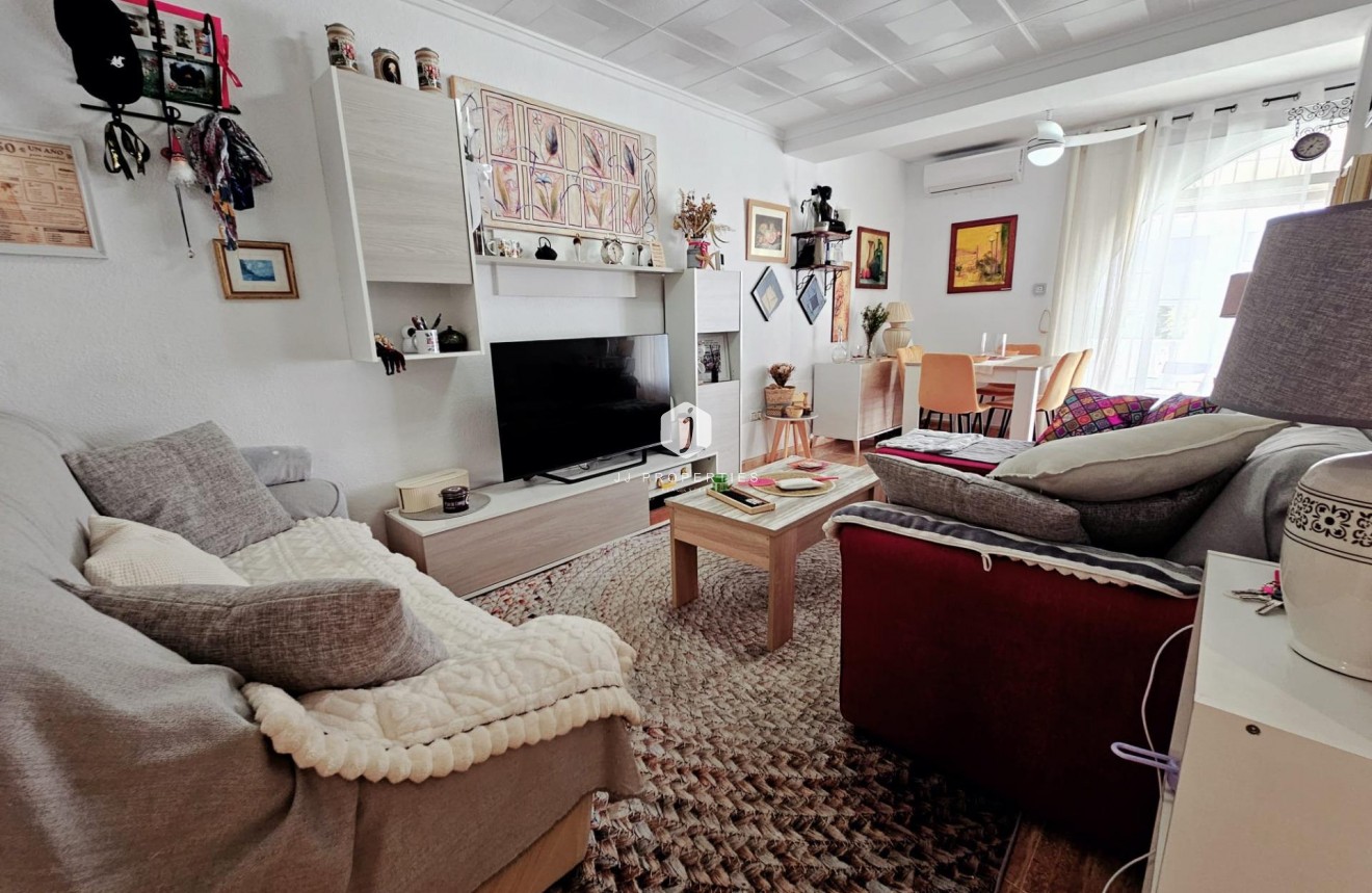 Tweedehands - Bungalow -
Torrevieja - La Siesta - El Salado - Torreta