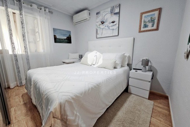 Tweedehands - Bungalow -
Torrevieja - La Siesta - El Salado - Torreta