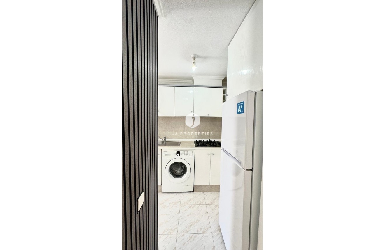 Tweedehands - Appartement / flat -
Torrevieja - Playa del Cura