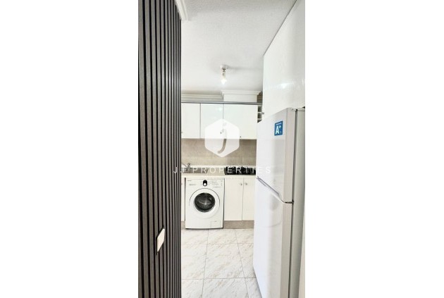 Tweedehands - Appartement / flat -
Torrevieja - Playa del Cura