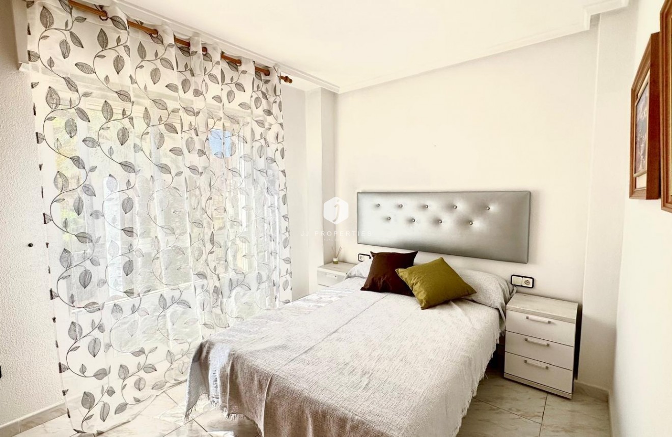 Tweedehands - Appartement / flat -
Torrevieja - Playa del Cura