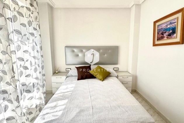 Tweedehands - Appartement / flat -
Torrevieja - Playa del Cura