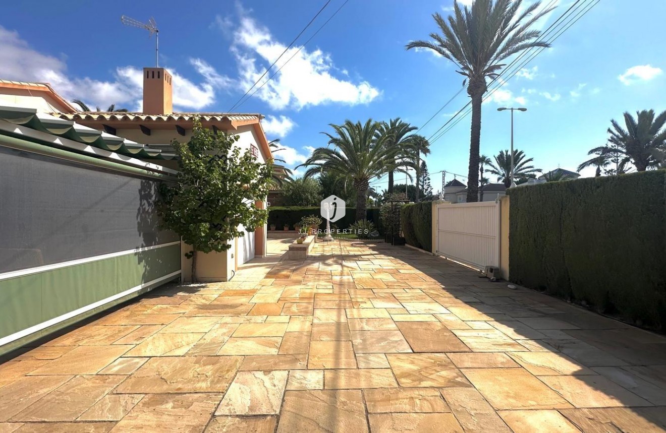 Tweedehands - Villa -
Cabo Roig - Costa Blanca