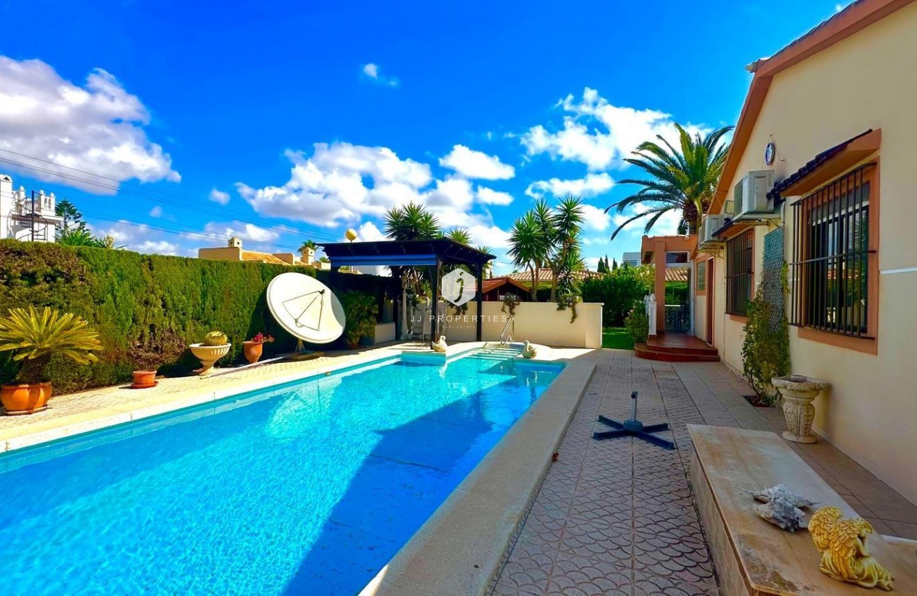 Tweedehands - Villa -
Cabo Roig - Costa Blanca