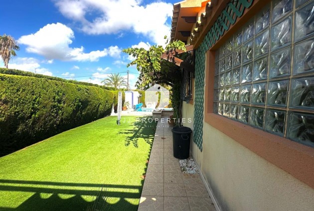 Tweedehands - Villa -
Cabo Roig - Costa Blanca