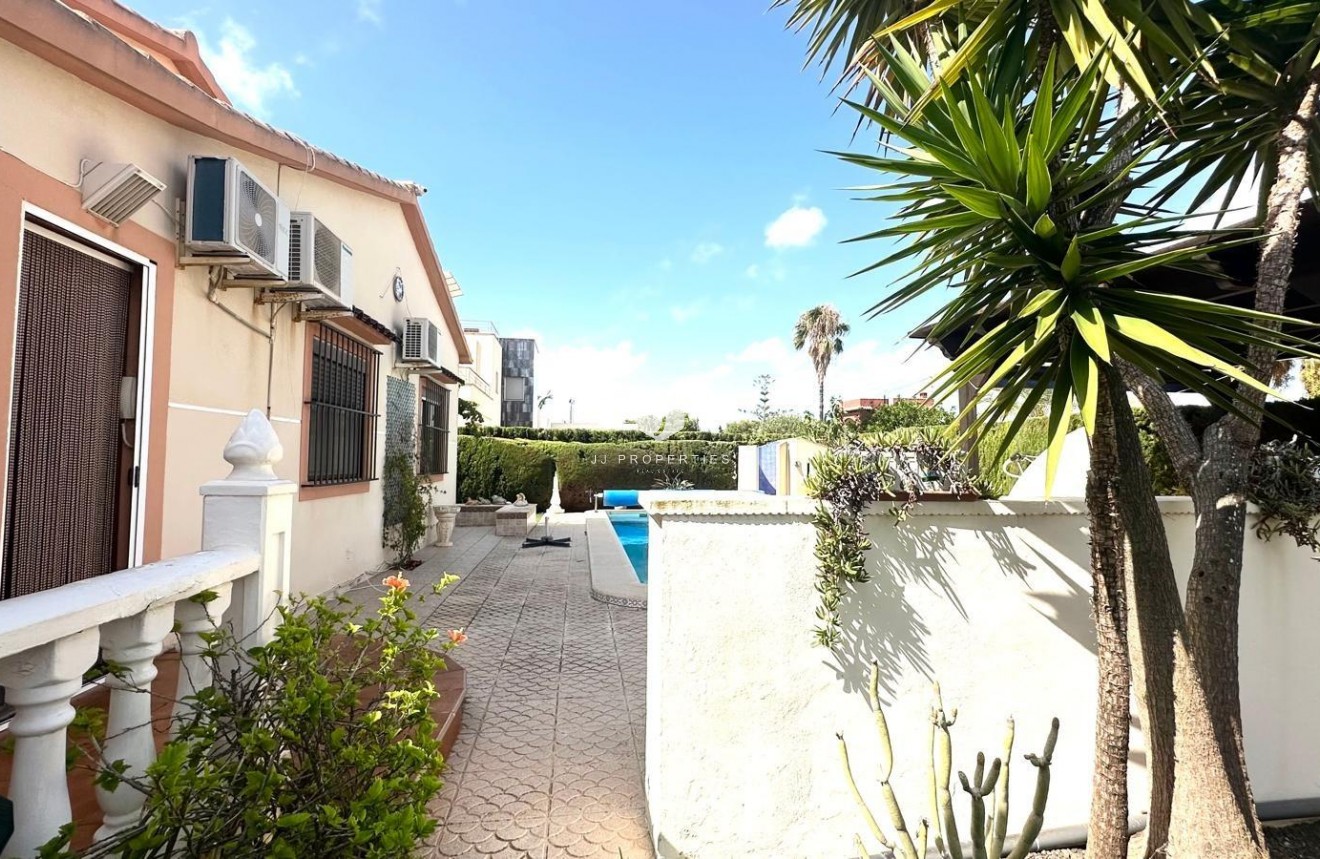 Tweedehands - Villa -
Cabo Roig - Costa Blanca