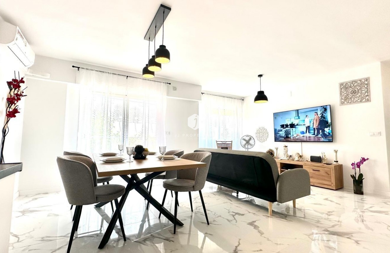 Tweedehands - Appartement / flat -
Torrevieja - Punta prima